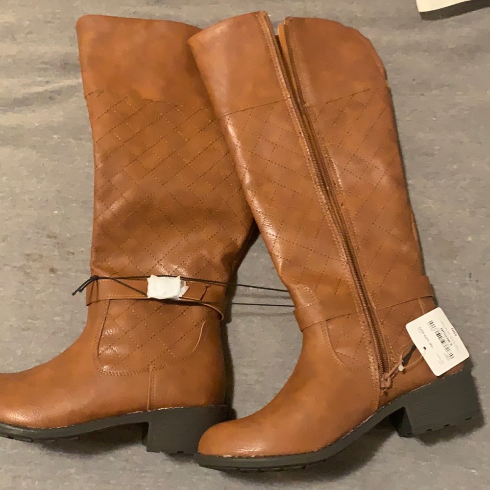 St John’s Bay Memory foam boots